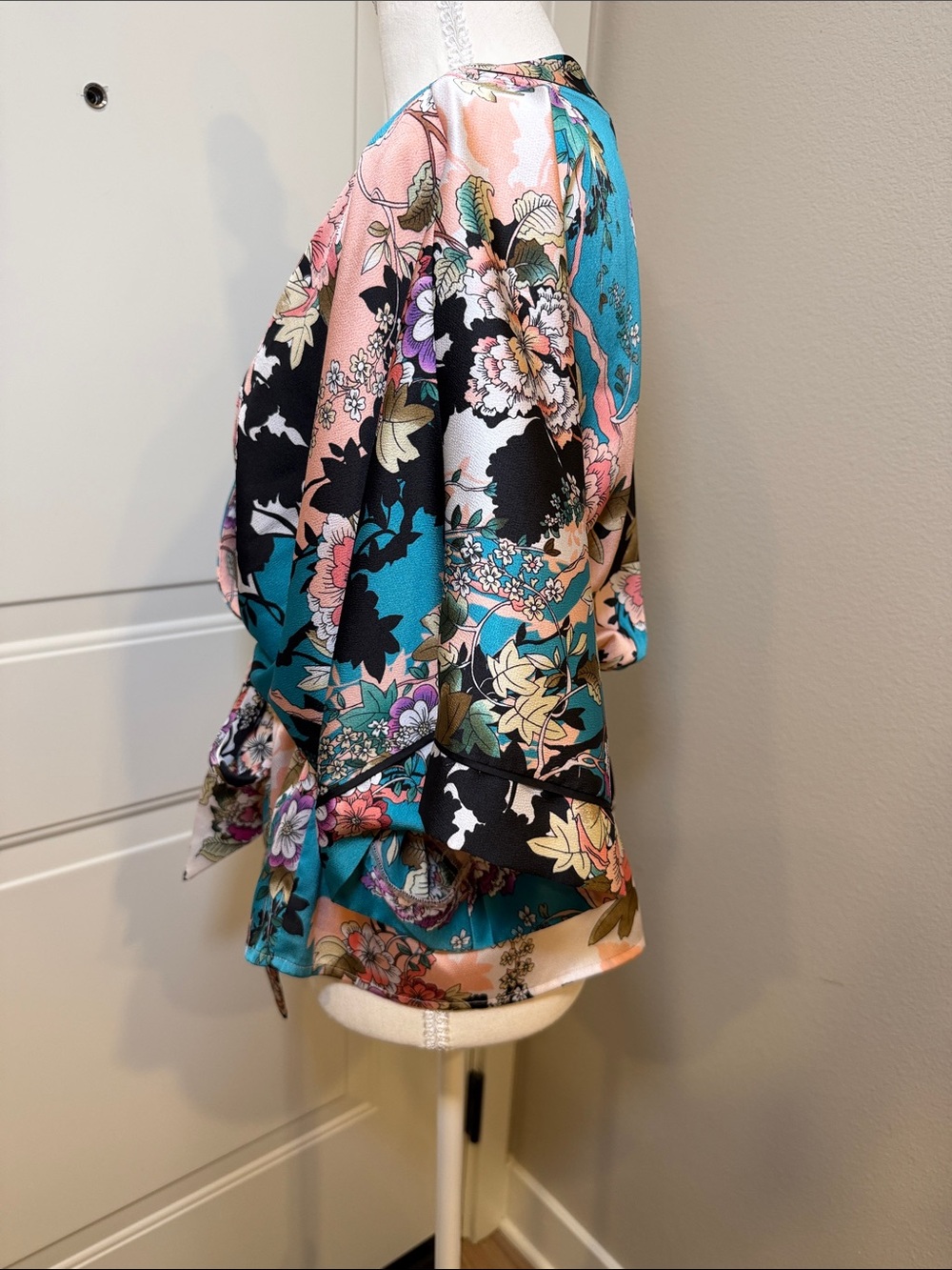 Floral Wrap-Front V-Neck Women's Top in Teal and Black - Picture 5 of 8